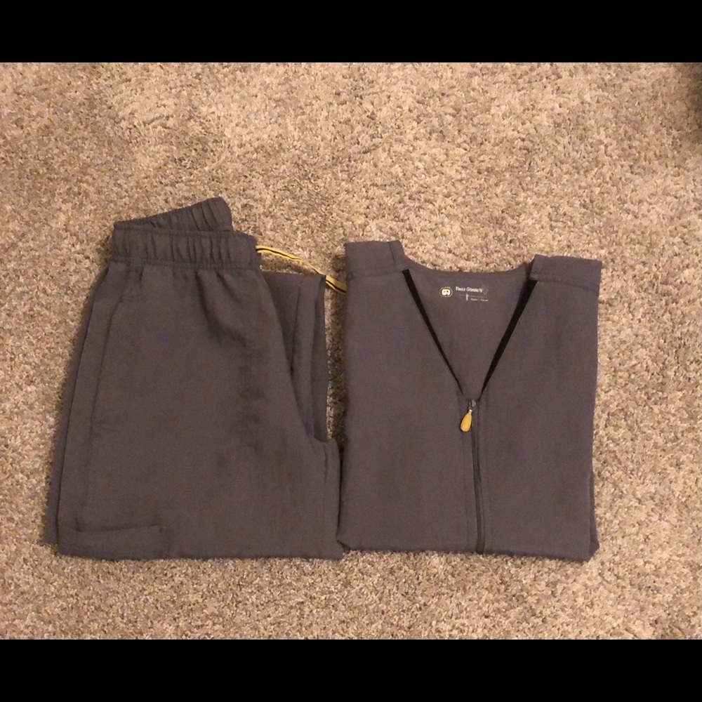 Wonderwink Scrubs Set, Small Petite in Gray